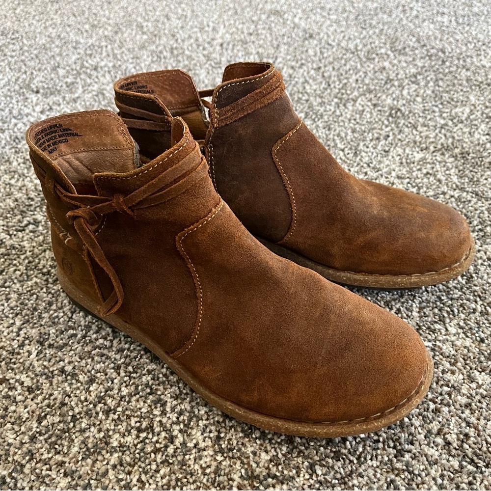 Born booties sz 9.5